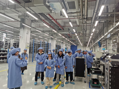 工業智能與系統集成實驗班師生赴南京優倍智能工廠參觀學習 探索信息系統集成服務的前沿實踐